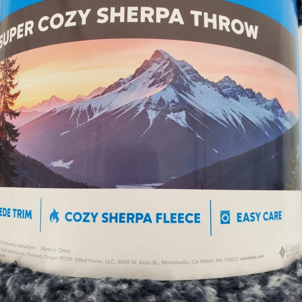 Columbia Super Cozy Sherpa Throw Blanket Navy Blue Faux Suede Trim 50x60 New